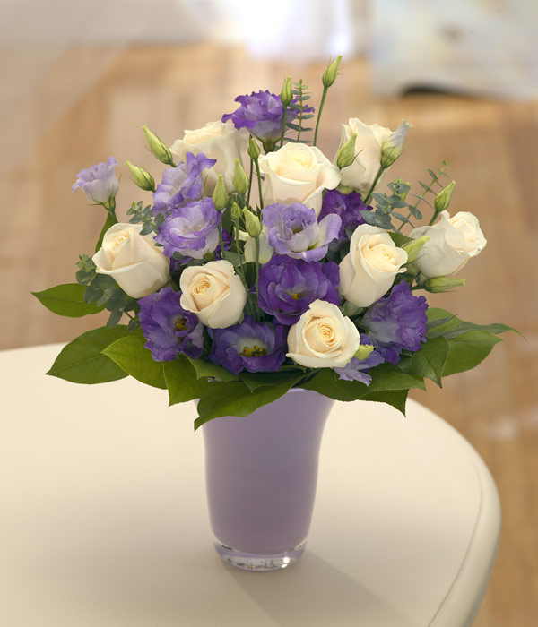 Belgium Flowers Delivered Flower Arrangement Eflorist.co.uk