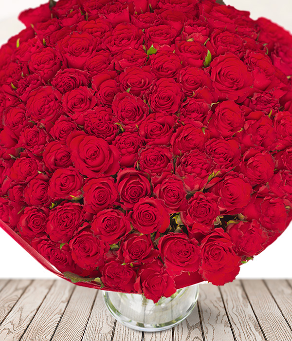 100 Red Roses Delivered - Flower Delivery - eflorist.co.uk