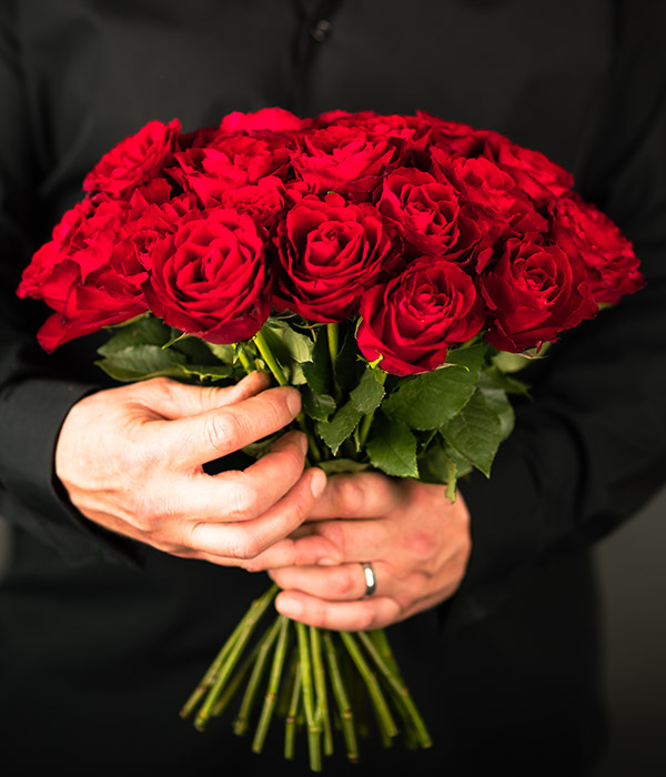 24 Red Roses delivered for Valentine's Day by eflorist.co.uk