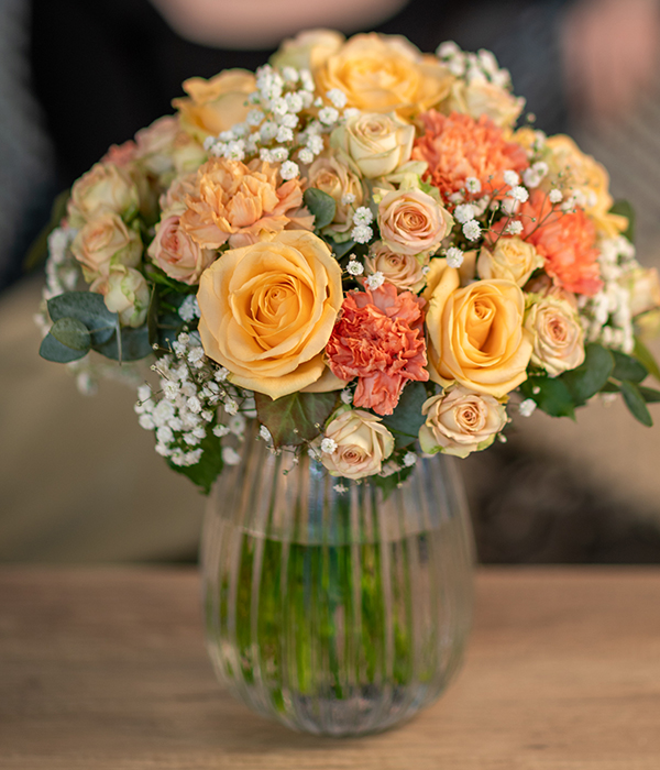 Peach Blush Flowers by Eflorist.co.uk