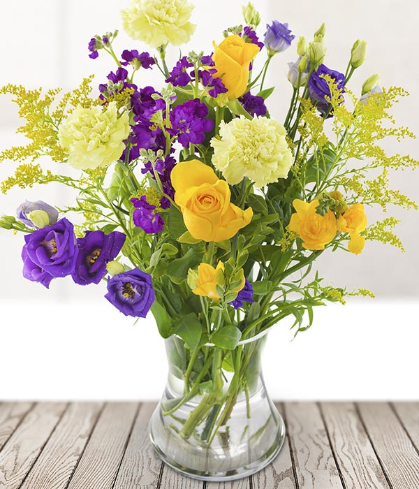 Letterbox Fiesta Flowers Delivered by eflorist.co.uk