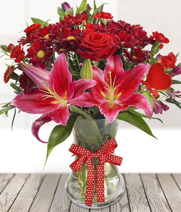 Flame Red Romantic Red Bouquet Send Flowers to Ireland