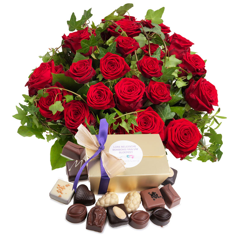 Assortiment Ja zweep Romantisch boeket met prachtige rode rozen en chocolade